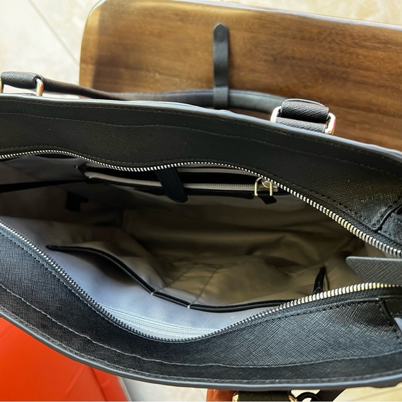 TUMI saffiano leather black tote bag - Picture 7 of 11